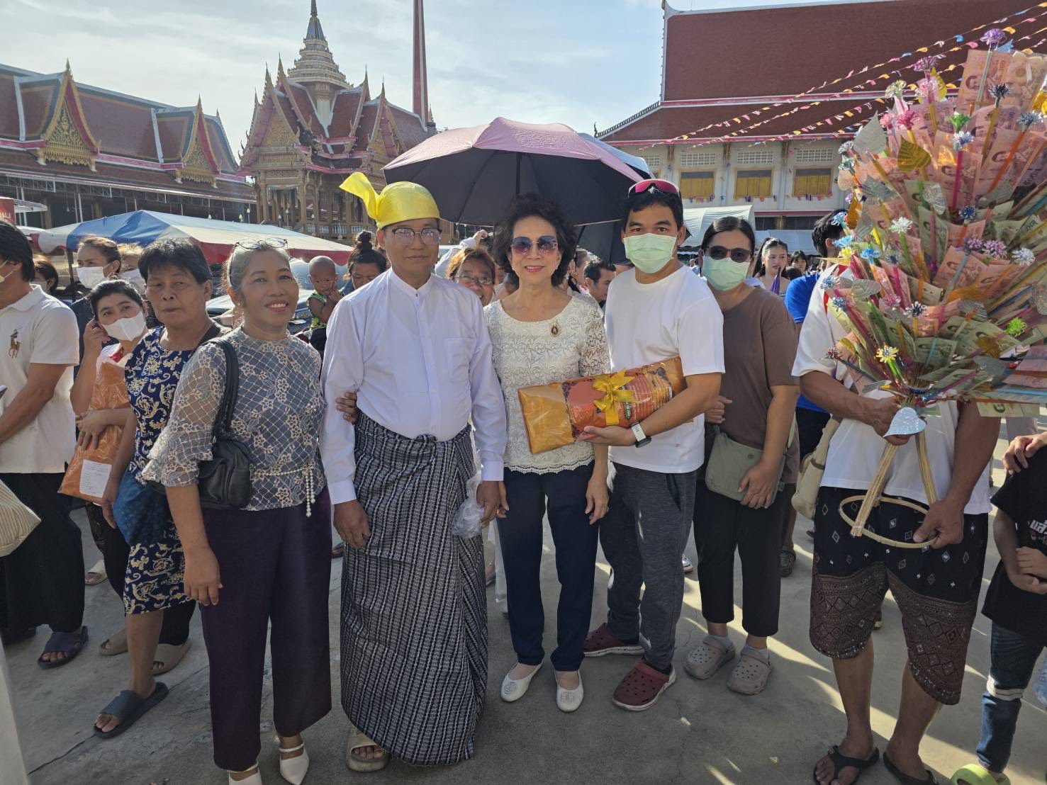 ทำบุญทอดกฐินและออกโรงทาน ณ วัดคลองสวน